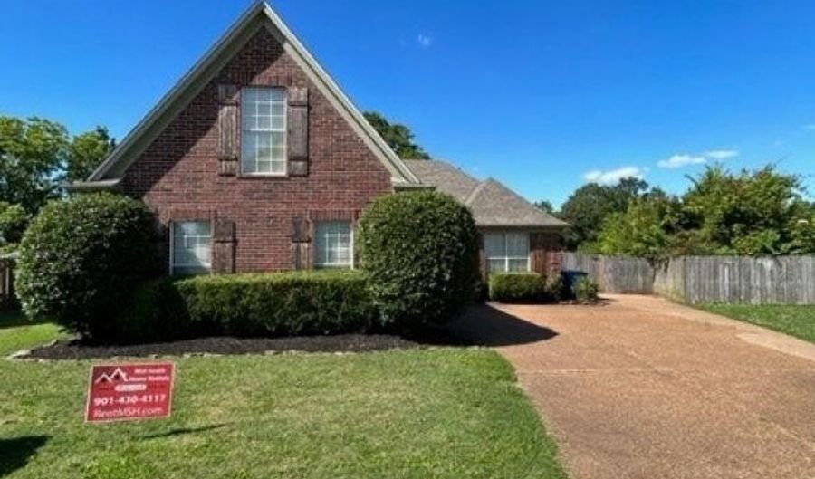 11817 VILLAGE CENTER St, Arlington, TN 38002 - 3 Beds, 2 Bath