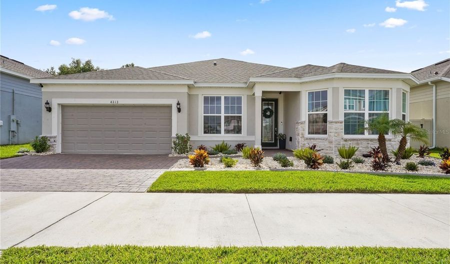 4212 WINDING PINES Dr, Apopka, FL 32712 - 4 Beds, 4 Bath
