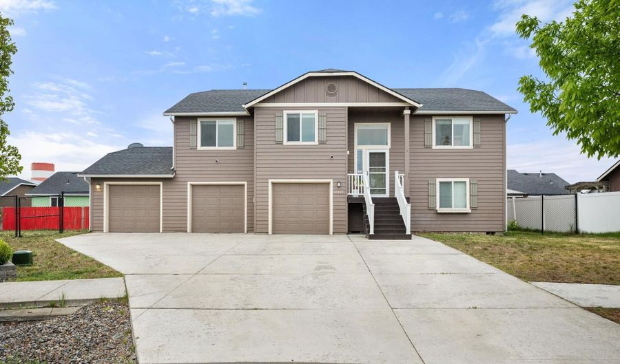 12417 W Pacific Ct, Airway Heights, WA 99001 - 4 Beds, 3 Bath