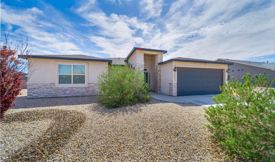 3802 Saguaro Dr, Carlsbad, NM 88220 - 4 Beds, 2 Bath