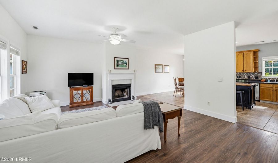 54 Tuscarora Ave, Beaufort, SC 29907 - 3 Beds, 2 Bath