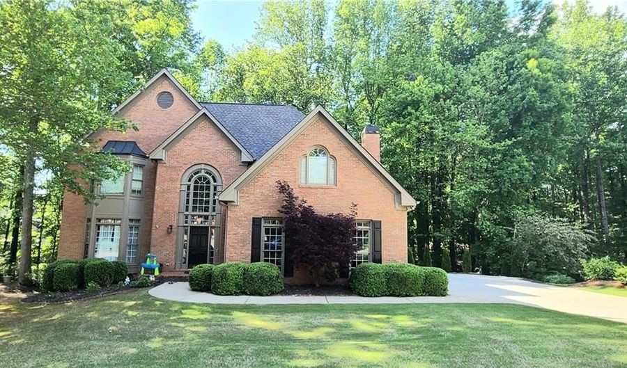 10780 Carrara Cv, Alpharetta, GA 30022 - 5 Beds, 5 Bath