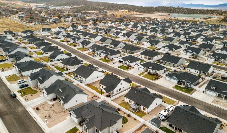 140 N Castle Dr, Cedar City, UT 84720 - 6 Beds, 4 Bath