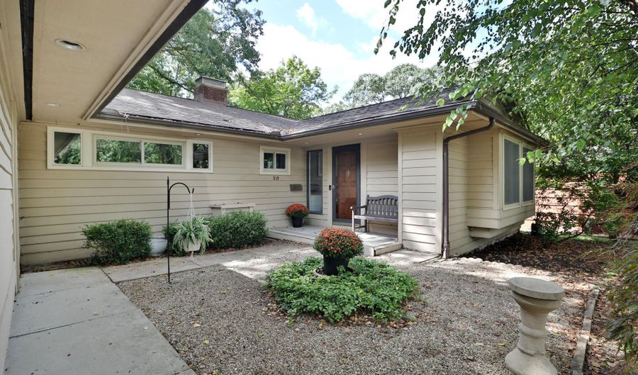 519 E Cooke Rd, Columbus, OH 43214 - 4 Beds, 2 Bath
