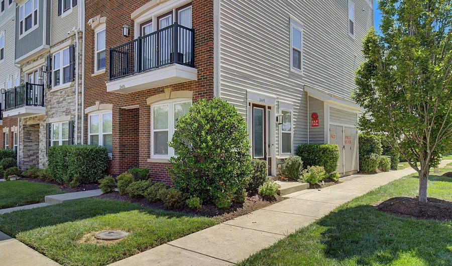 24498 AMHERST FOREST Ter, Aldie, VA 20105 - 3 Beds, 3 Bath