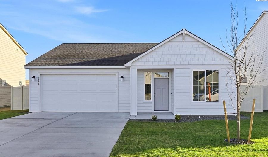 1202 18th St, Benton City, WA 99320 - 3 Beds, 2 Bath