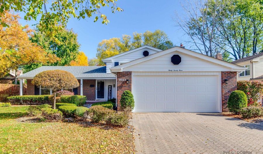 3023 N Windsor Dr, Arlington Heights, IL 60004 - 3 Beds, 2 Bath
