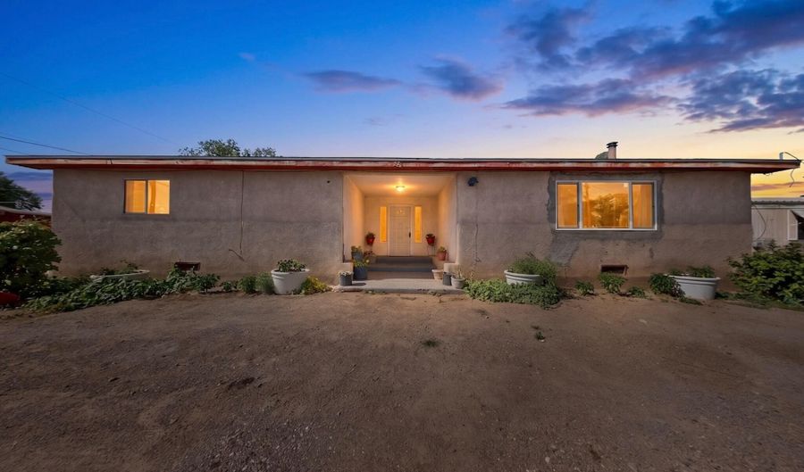 224 Margarets Ln, Bernalillo, NM 87004 - 2 Beds, 3 Bath