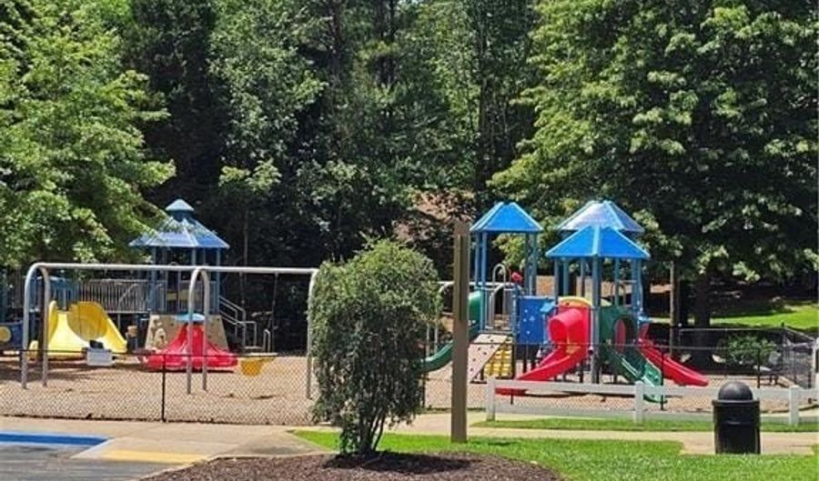 10805 Pinewalk Forest Cir, Alpharetta, GA 30022 - 3 Beds, 3 Bath