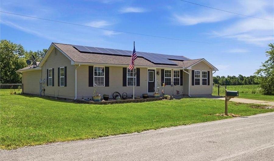 115 S Mulberry St, Adrian, MO 64720 - 3 Beds, 2 Bath