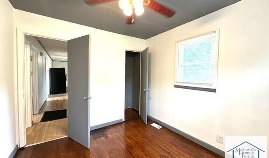 1093 Sunset Dr, Bassett, VA 24055 - 3 Beds, 1 Bath