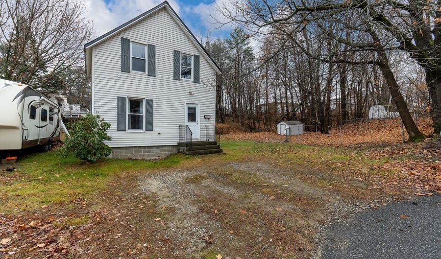 44 Mary Carroll St, Auburn, ME 04210 - 3 Beds, 2 Bath