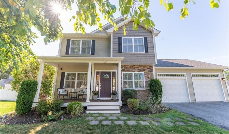 132 Julian Rd, Warwick, RI 02889 - 3 Beds, 3 Bath
