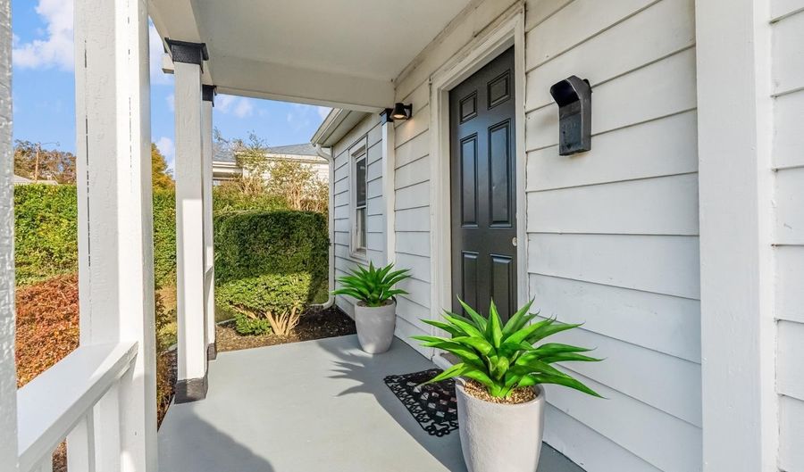 903 Park St, Altavista, VA 24517 - 2 Beds, 1 Bath