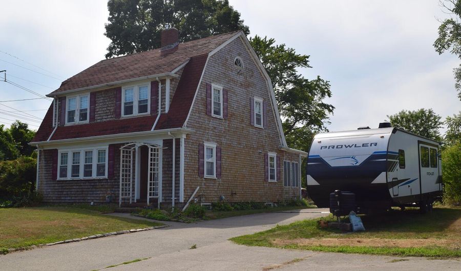 99 S Main St, Acushnet, MA 02743 - 3 Beds, 2 Bath