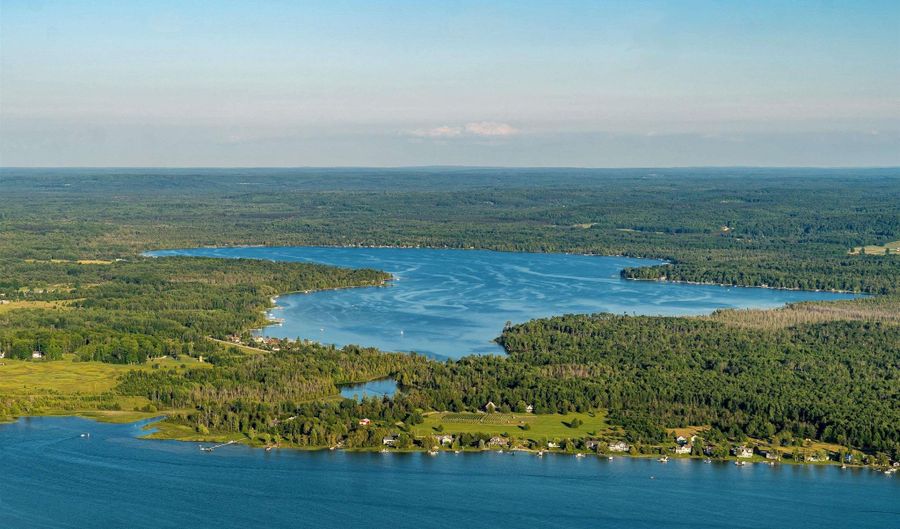 8990 PARK Ave, Alanson, MI 49706 - 3 Beds, 2 Bath