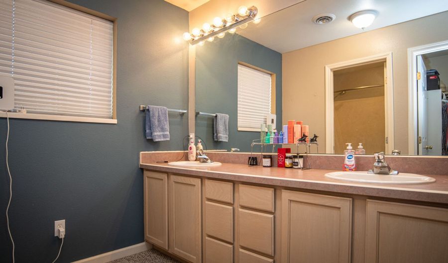 1004 Sheep Herder Ln, Big Timber, MT 59011 - 3 Beds, 3 Bath