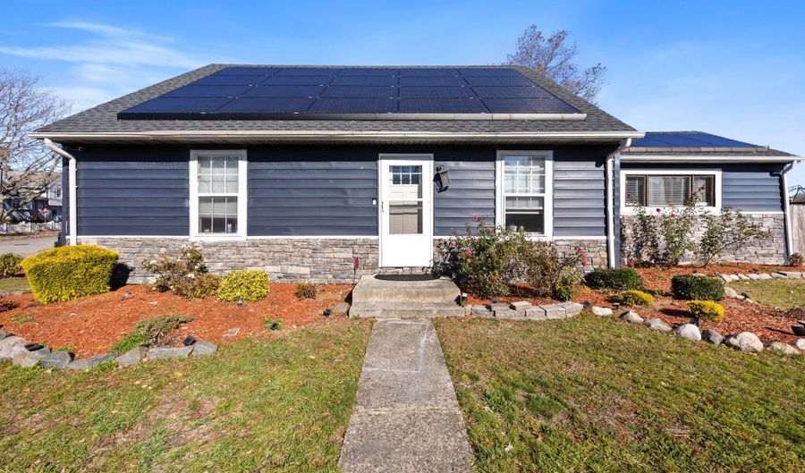 14 Georgetown Blvd, Barnegat, NJ 08005 - 4 Beds, 2 Bath