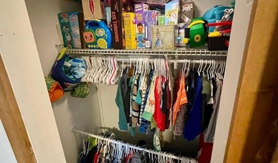 7631 Gray Rd, Alma, IL 62807 - 2 Beds, 1 Bath