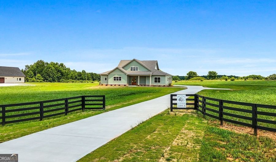 272 Community House, Barnesville, GA 30204 - 4 Beds, 4 Bath