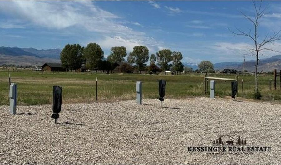 653 Southfork Rd, Cody, WY 82414 - 3 Beds, 2 Bath