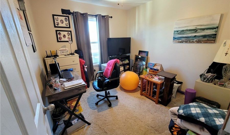 1032 Silvercrest Ave, Akron, OH 44314 - 3 Beds, 1 Bath