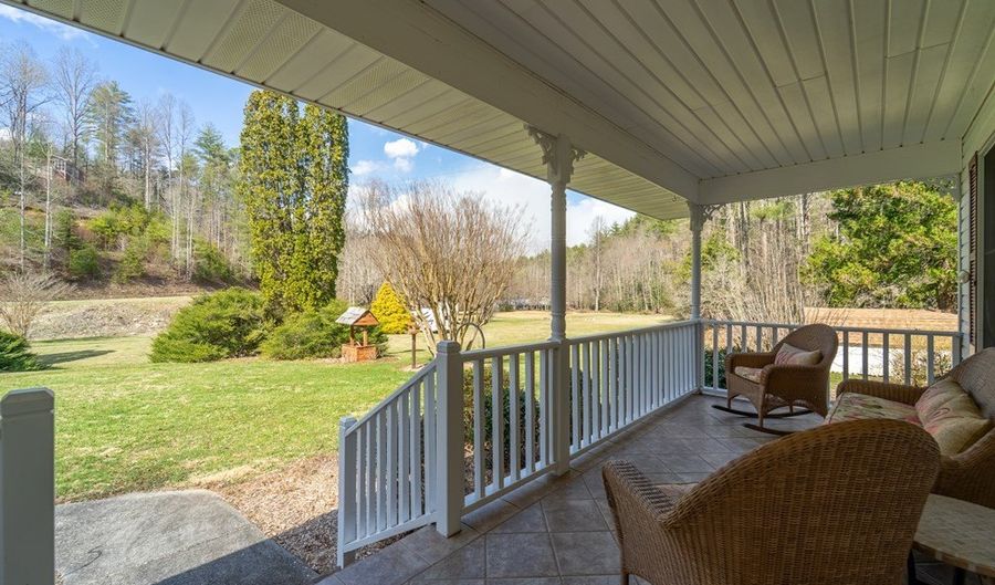 1107 Panther Crk, Almond, NC 28771 - 2 Beds, 3 Bath