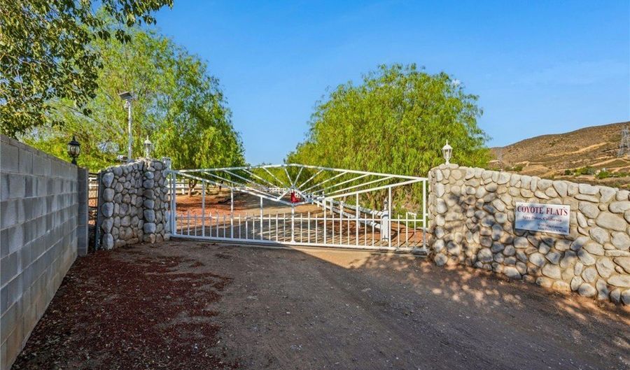 11709 Mint Canyon Rd, Agua Dulce, CA 91390 - 3 Beds, 3 Bath