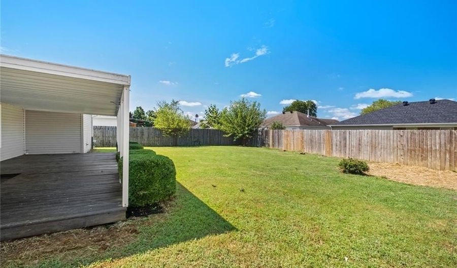 906 SW Summit Chase Rd, Bentonville, AR 72712 - 4 Beds, 2 Bath