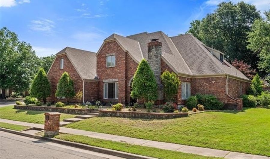 2508 Kingston Dr, Bartlesville, OK 74006 - 5 Beds, 4 Bath