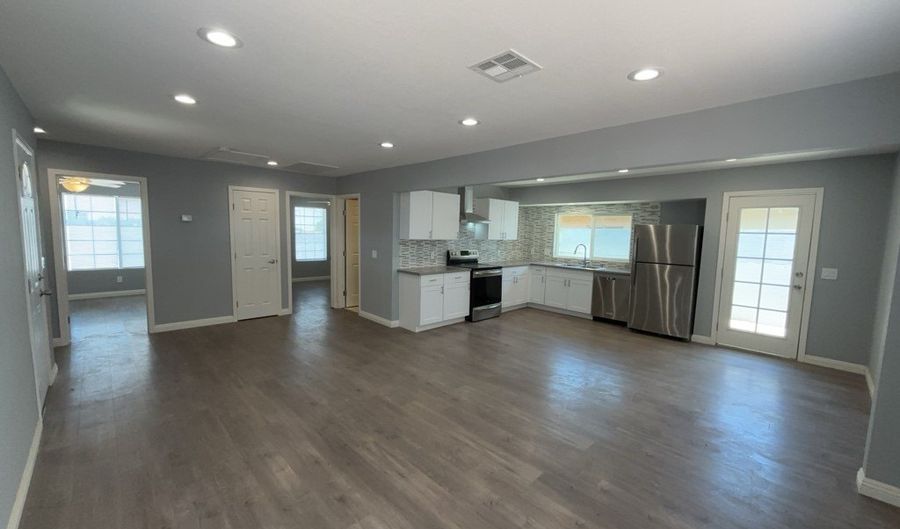 6 Brown St, Henderson, NV 89015 - 3 Beds, 1 Bath