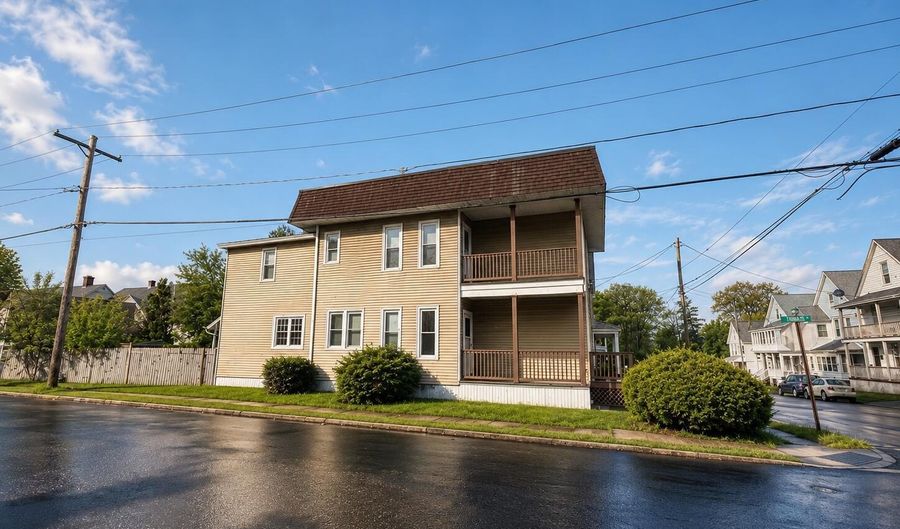 74 James St, Amsterdam, NY 12010 - 7 Beds, 3 Bath