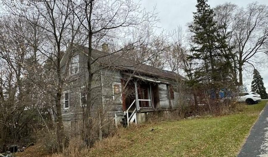 N1306 Silver Creek Cascade Rd, Adell, WI 53001 - 1 Beds, 1 Bath