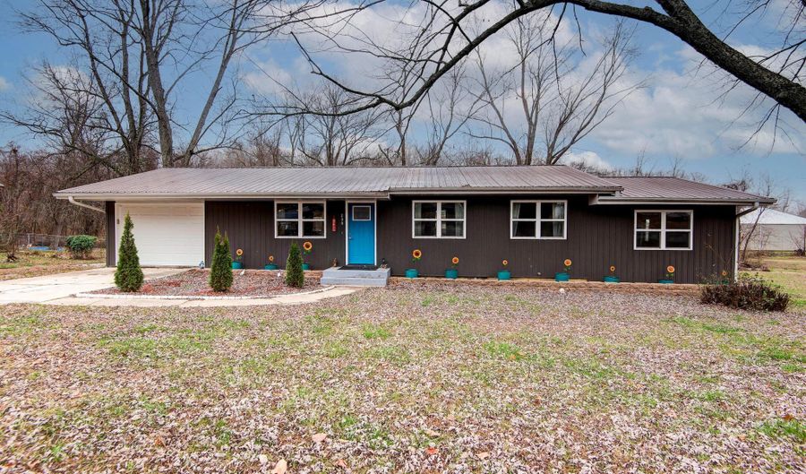 309 Southview Ave, Ava, MO 65608 - 4 Beds, 2 Bath