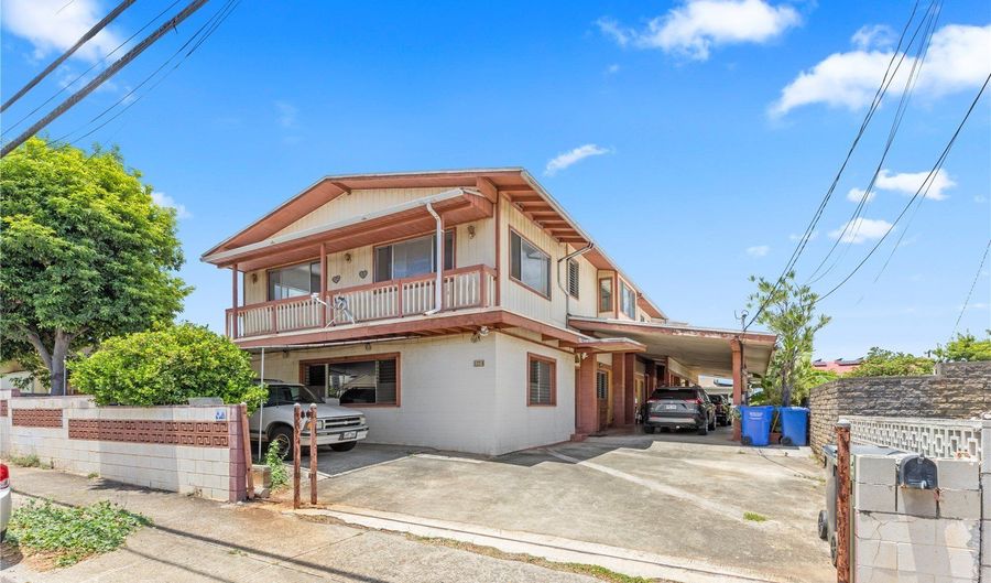 1224 Haloa Dr, Honolulu, HI 96818 - 8 Beds, 6 Bath
