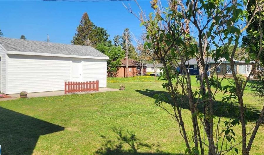 31 Erie St, Aurora, MN 55705 - 2 Beds, 2 Bath
