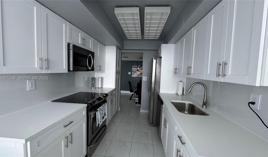 18071 Biscayne Blvd 704, Aventura, FL 33160 - 2 Beds, 2 Bath