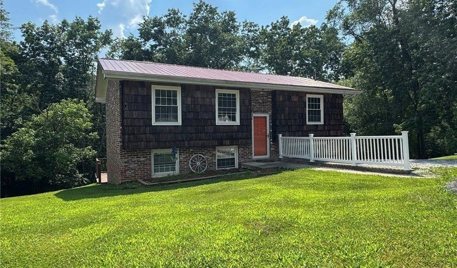 161 Lincoln Hts, Alum Creek, WV 25003 - 3 Beds, 2 Bath