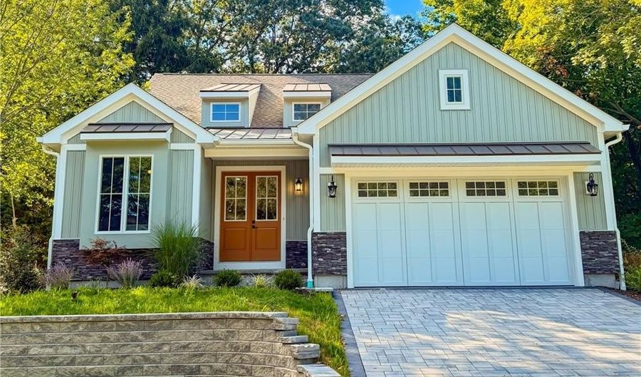44 Middle St, North Kingstown, RI 02852 - 3 Beds, 3 Bath