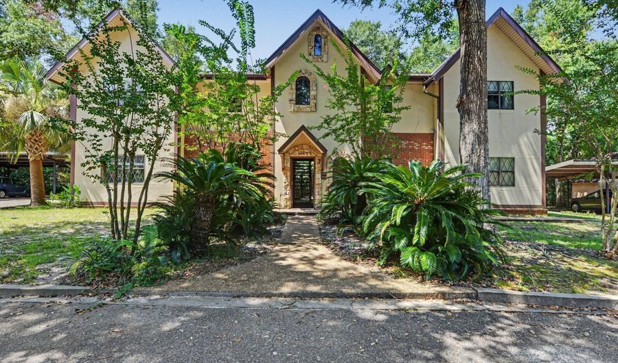 530 N 2nd St, Bay St. Louis, MS 39520 - 2 Beds, 2 Bath