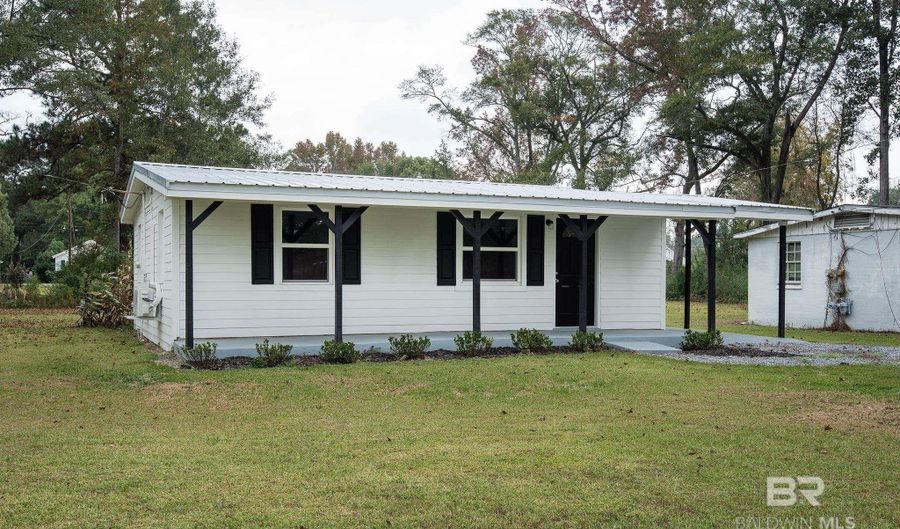 108 W 14th St, Bay Minette, AL 36507 - 2 Beds, 1 Bath