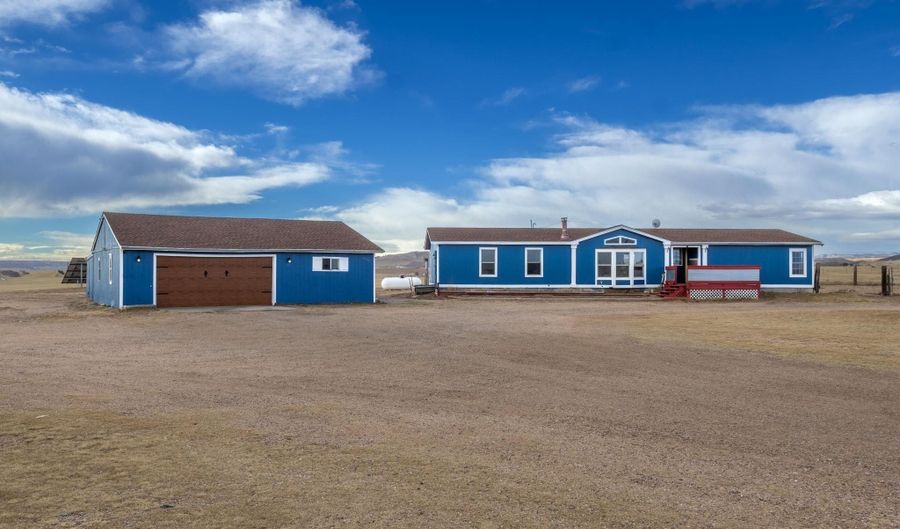 879 S TABLE MTN Loop, Cheyenne, WY 82009 - 3 Beds, 2 Bath