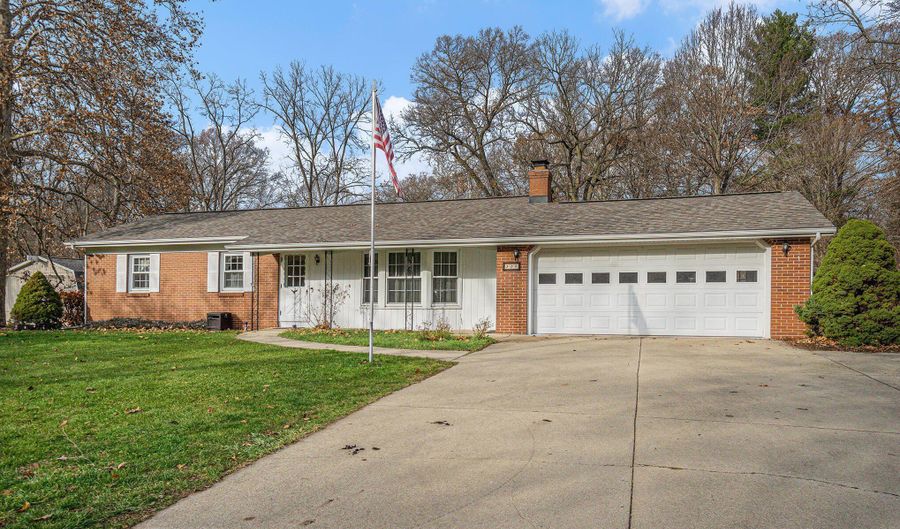 328 Thomas St, Allegan, MI 49010 - 3 Beds, 1 Bath