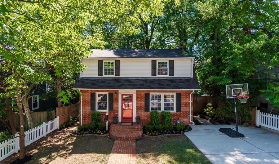 9908 DICKENS Ave, Bethesda, MD 20814 - 4 Beds, 2 Bath