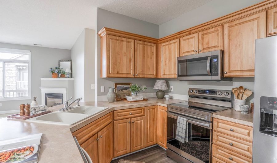 544 Kelsey Ln, Altoona, IA 50009 - 2 Beds, 2 Bath
