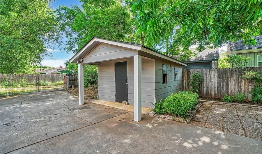 1016 E Cypress St, Altus, OK 73521 - 3 Beds, 2 Bath