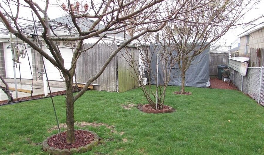 77 Seventh St, East Providence, RI 02914 - 4 Beds, 3 Bath