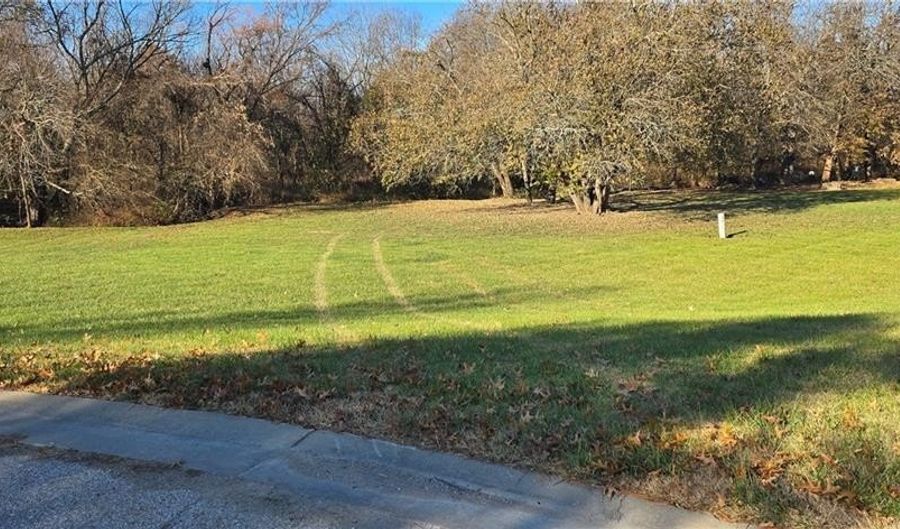 701 6th St, Baldwin City, KS 66006 - 0 Beds, 0 Bath