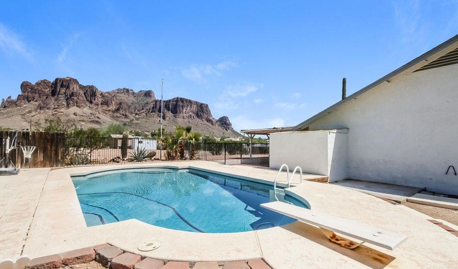 3961 N VAL VISTA Rd, Apache Junction, AZ 85119 - 4 Beds, 2 Bath