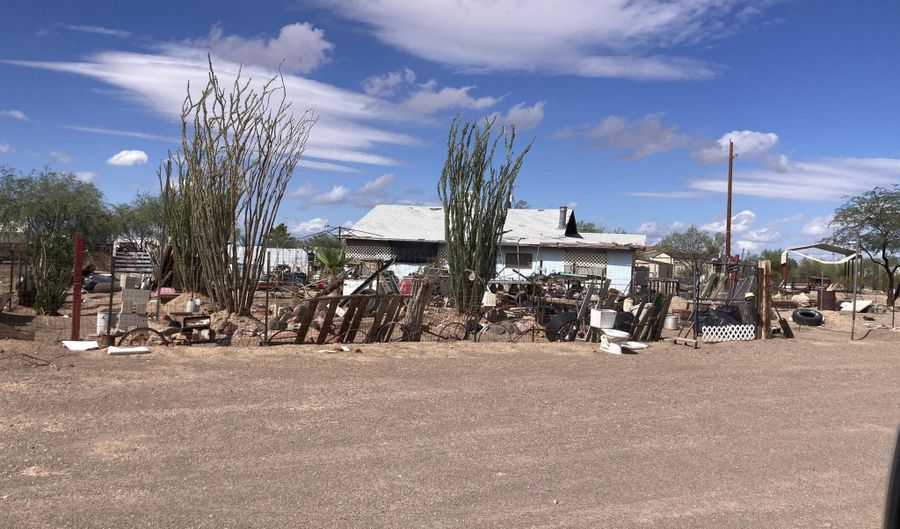 141 W LONGACRE Rd, Ajo, AZ 85321 - 2 Beds, 1 Bath